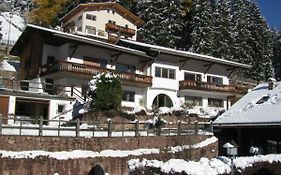 Holiday Apartments Costanzi
